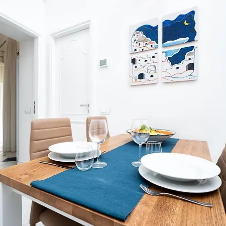 La Finestra Sul Corso Nyaraló